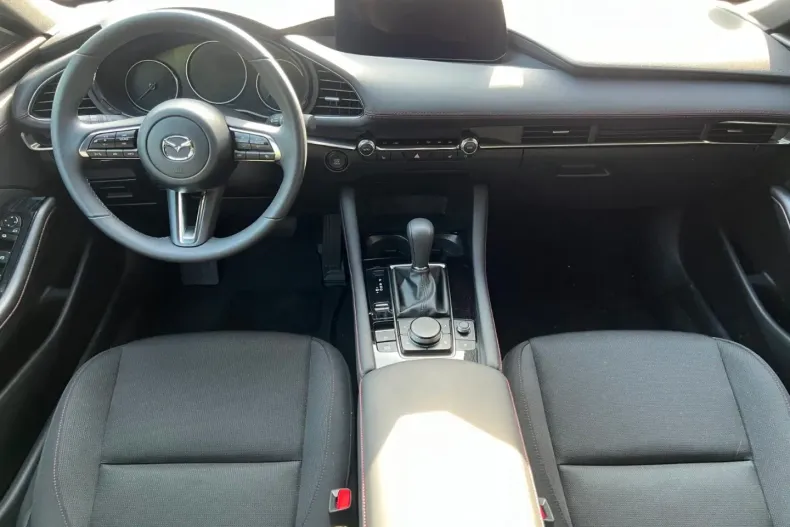 Mazda 3 din 2024 cu 7.033 km - oferta MAZ107529 - foto 11