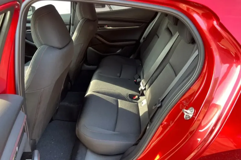 Mazda 3 din 2024 cu 7.033 km - oferta MAZ107529 - foto 14