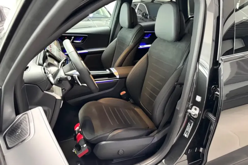 Mercedes-Benz GLC 220 din 2025 cu 20 km - oferta MER107538 - foto 10