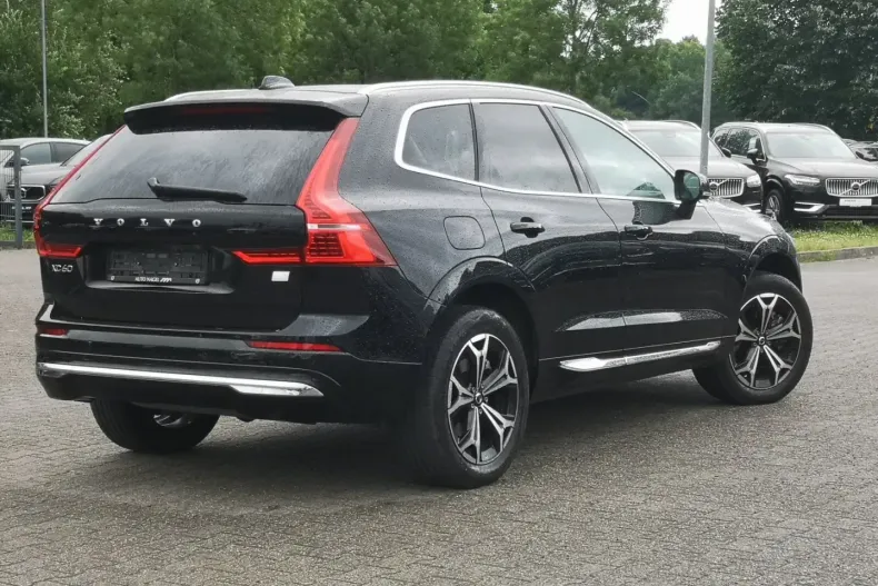 Volvo XC60 din 2022 cu 32.129 km - oferta VOL107539 - foto 2
