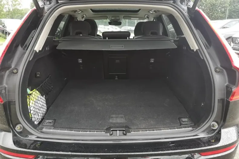 Volvo XC60 din 2022 cu 32.129 km - oferta VOL107539 - foto 14