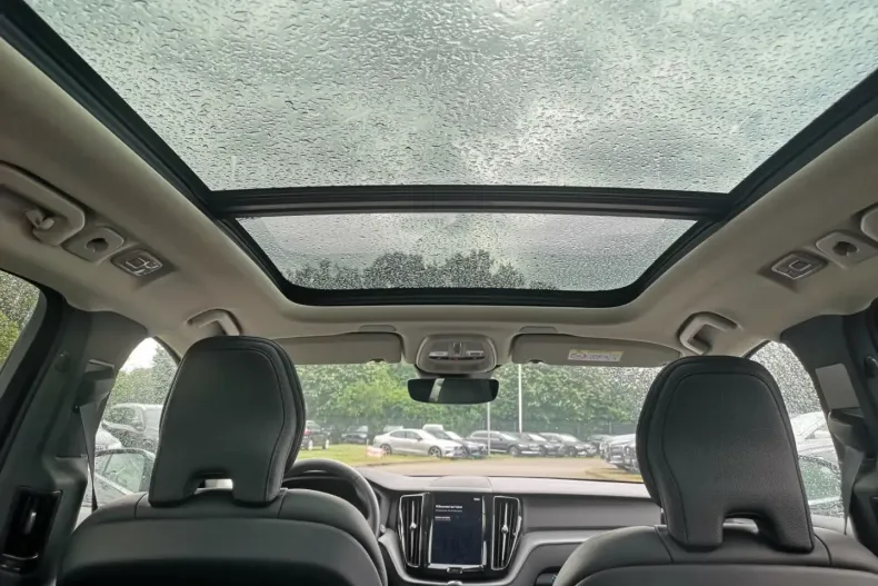 Volvo XC60 din 2022 cu 32.129 km - oferta VOL107539 - foto 17