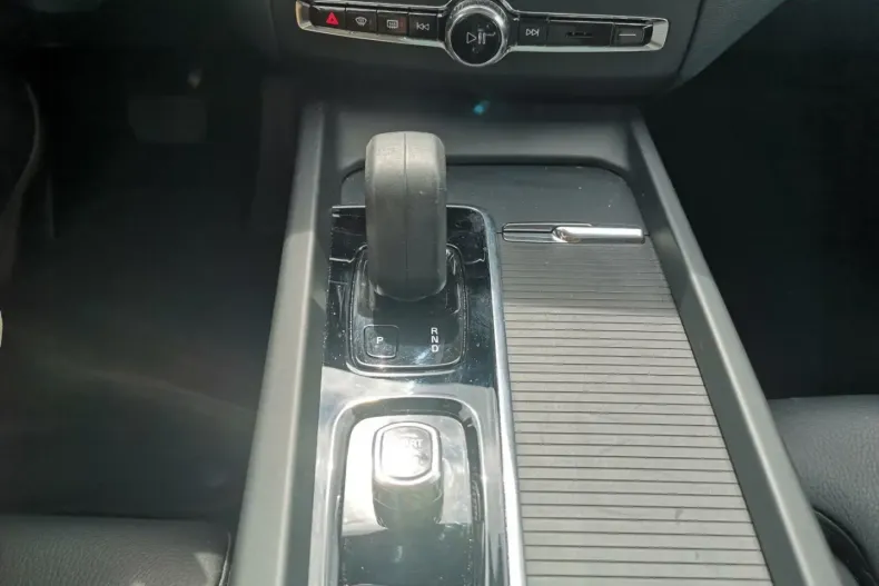 Volvo XC60 din 2022 cu 32.129 km - oferta VOL107539 - foto 24