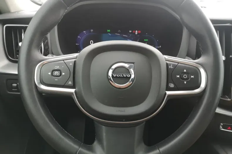 Volvo XC60 din 2022 cu 32.129 km - oferta VOL107539 - foto 26