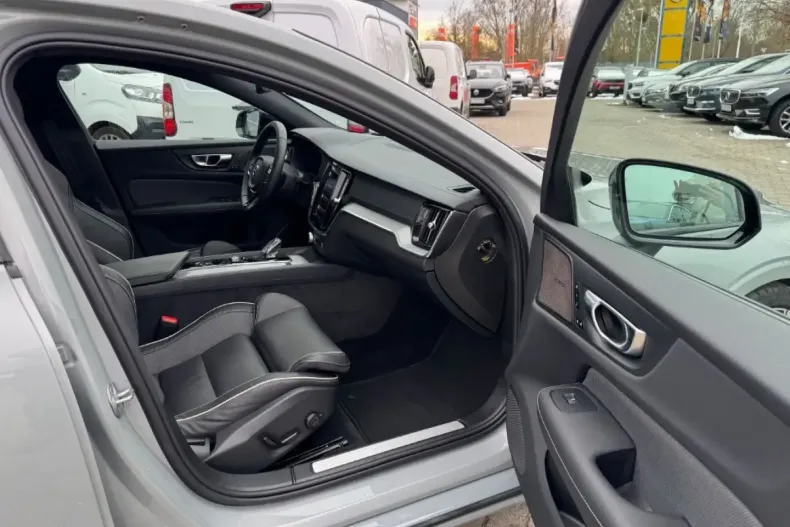 Volvo S60 din 2023 cu 8.651 km - oferta VOL107541 - foto 17