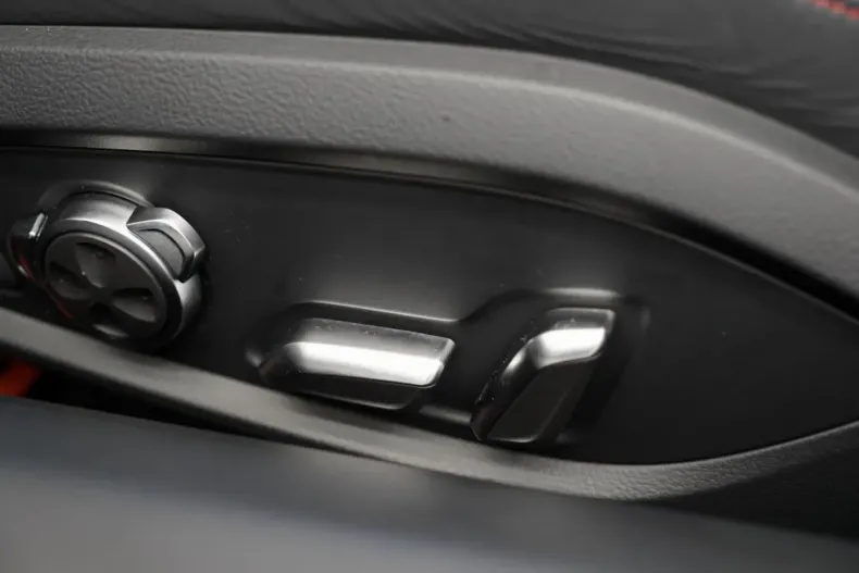 Audi R8 din 2023 cu 10.000 km - oferta AUD107544 - foto 37