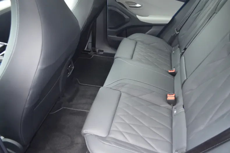 Ford Explorer din 2025 cu 81 km - oferta FOR107551 - foto 8