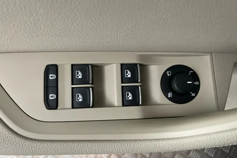 Skoda Superb din 2021 cu 78.200 km - oferta SKO107559 - foto 17