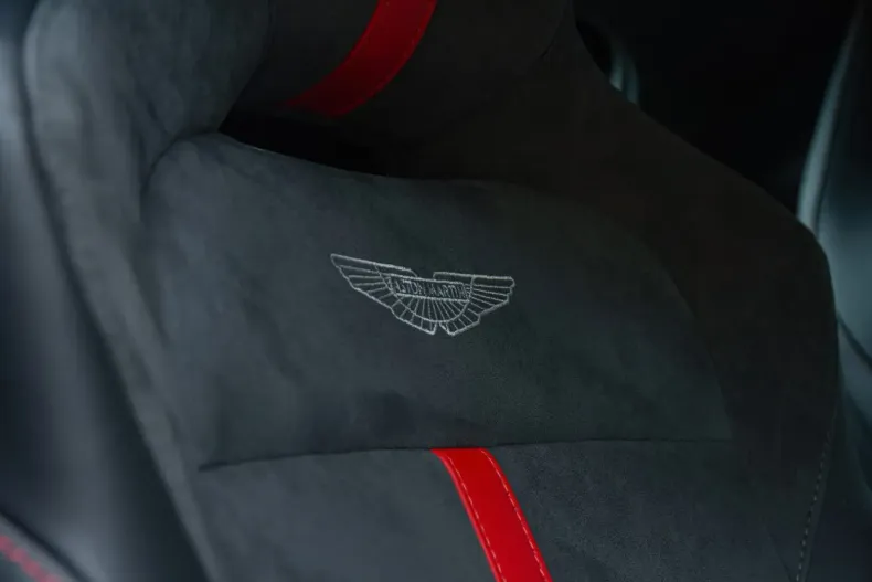 Aston Martin V8 Vantage din 2023 cu 16.810 km - oferta AST107565 - foto 28