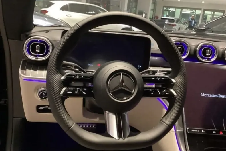 Mercedes-Benz CLE 200 din 2024 cu 13.989 km - oferta MER107566 - foto 10