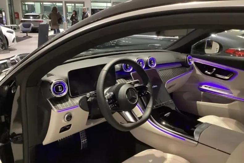 Mercedes-Benz CLE 200 din 2024 cu 13.989 km - oferta MER107566 - foto 11