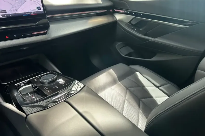 BMW 520 din 2024 cu 7.560 km - oferta BMW107570 - foto 19