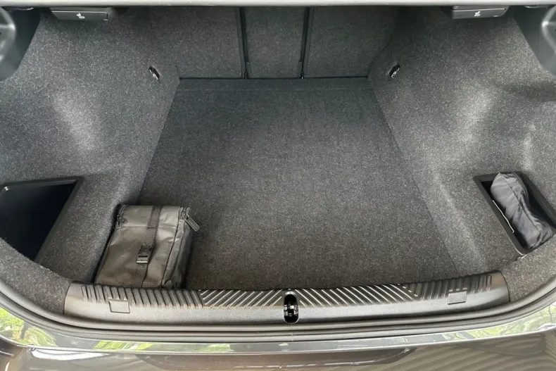 BMW 520 din 2024 cu 7.560 km - oferta BMW107570 - foto 38