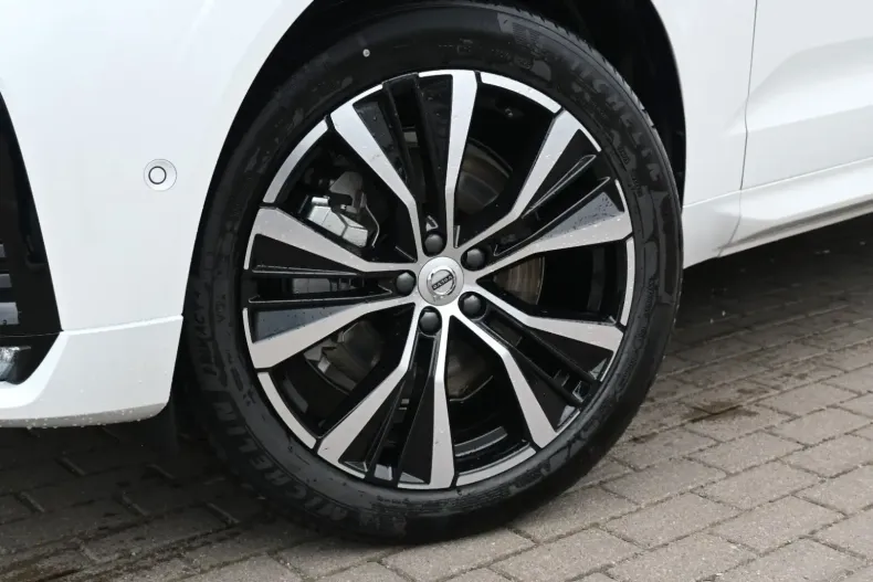 Volvo XC60 din 2024 cu 12.000 km - oferta VOL107583 - foto 11