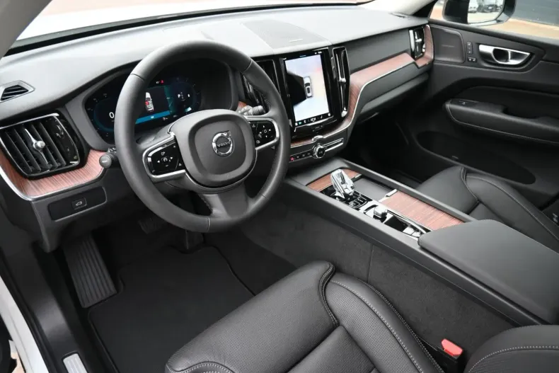 Volvo XC60 din 2024 cu 12.000 km - oferta VOL107583 - foto 12