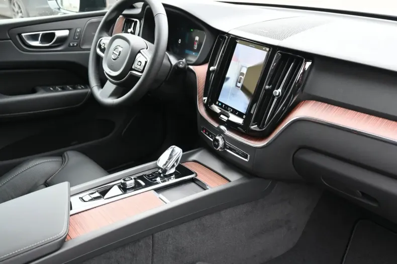 Volvo XC60 din 2024 cu 12.000 km - oferta VOL107583 - foto 13