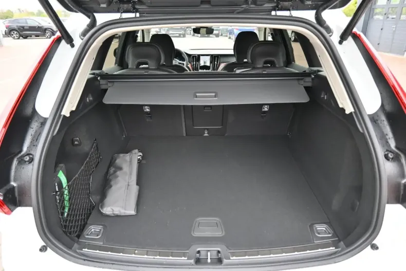 Volvo XC60 din 2024 cu 12.000 km - oferta VOL107583 - foto 16