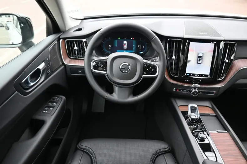 Volvo XC60 din 2024 cu 12.000 km - oferta VOL107583 - foto 19