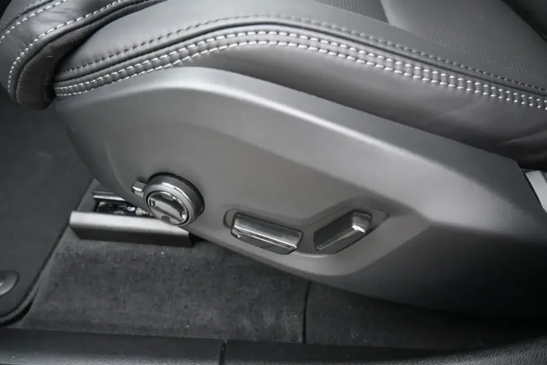 Volvo XC60 din 2024 cu 12.000 km - oferta VOL107583 - foto 27