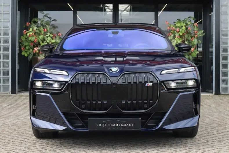 BMW M760 din 2024 cu 5.107 km - oferta BMW107585 - foto 2