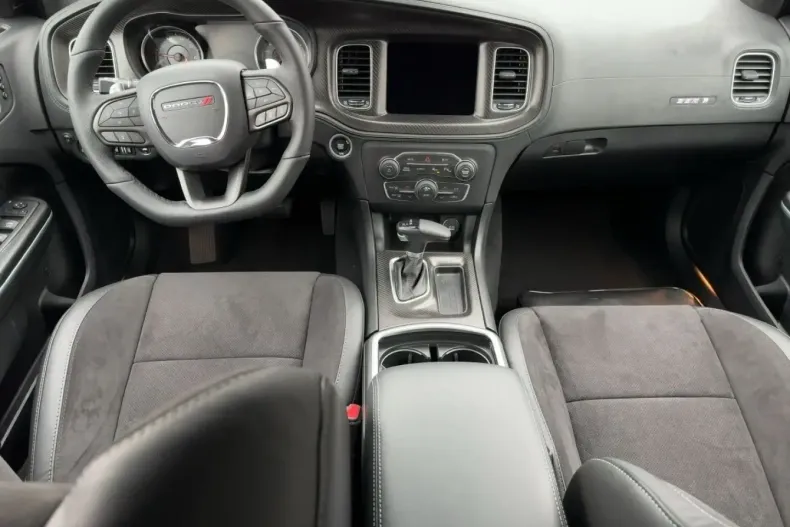 Dodge Charger din 2024 cu 15.390 km - oferta DOD107598 - foto 8