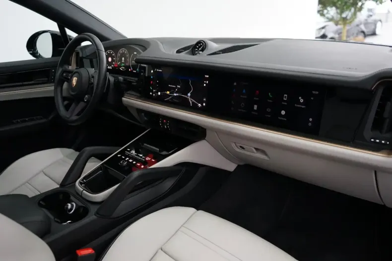 Porsche Cayenne din 2023 cu 30.000 km - oferta POR107601 - foto 8