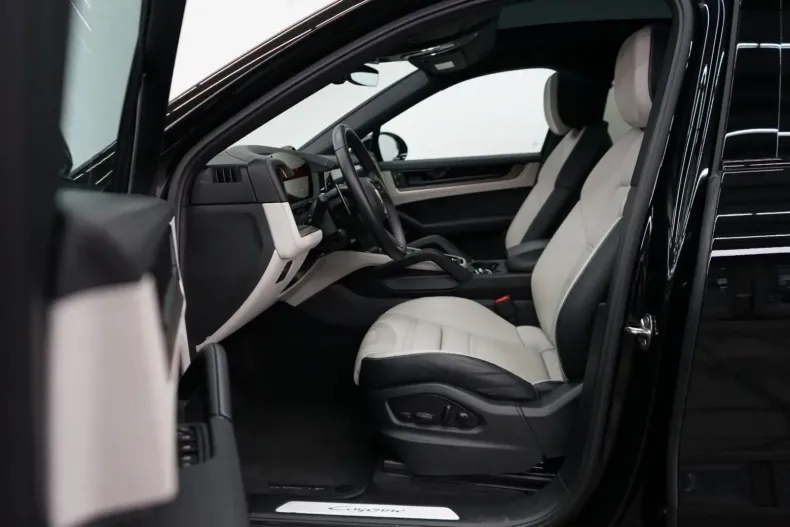 Porsche Cayenne din 2023 cu 30.000 km - oferta POR107601 - foto 9