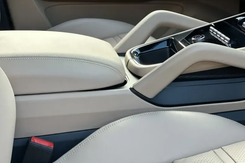 Porsche Cayenne din 2025 cu 10.400 km - oferta POR107606 - foto 2