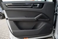 Porsche Cayenne din 2022 cu 72.700 km - oferta POR107610 - foto 10