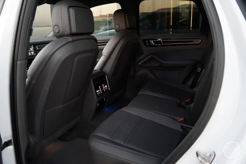 Porsche Cayenne din 2022 cu 72.700 km - oferta POR107610 - foto 13