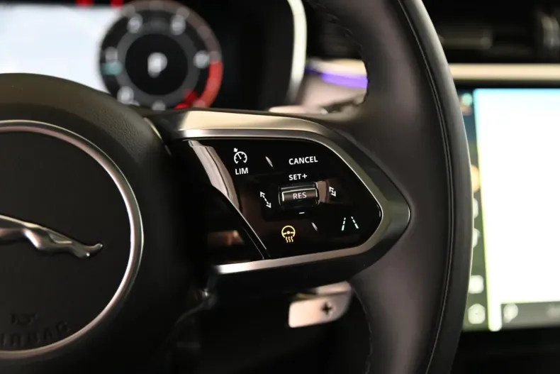 Jaguar F-Pace din 2023 cu 32.135 km - oferta JAG107618 - foto 32