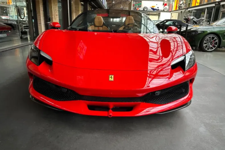 Ferrari 296 GTS din 2023 cu 4.900 km - oferta FER107624 - foto 2