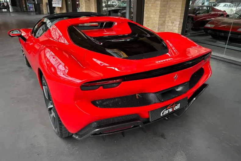 Ferrari 296 GTS din 2023 cu 4.900 km - oferta FER107624 - foto 6