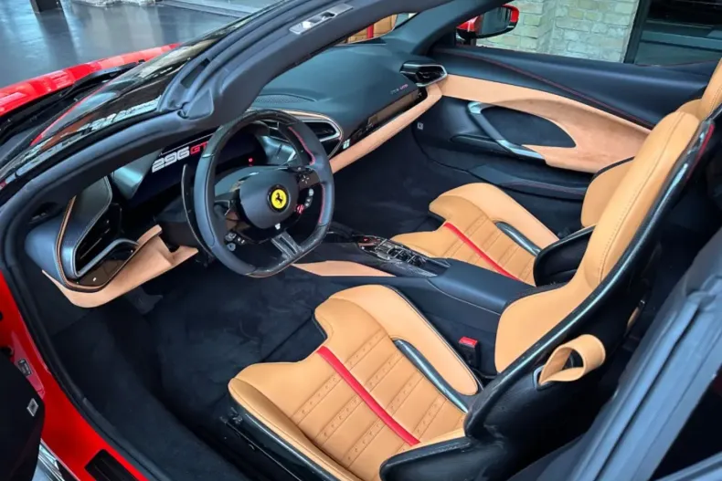 Ferrari 296 GTS din 2023 cu 4.900 km - oferta FER107624 - foto 8