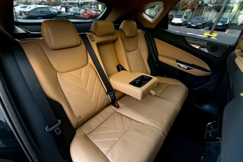 Lexus NX 350h din 2025 cu 10 km - oferta LEX107627 - foto 29