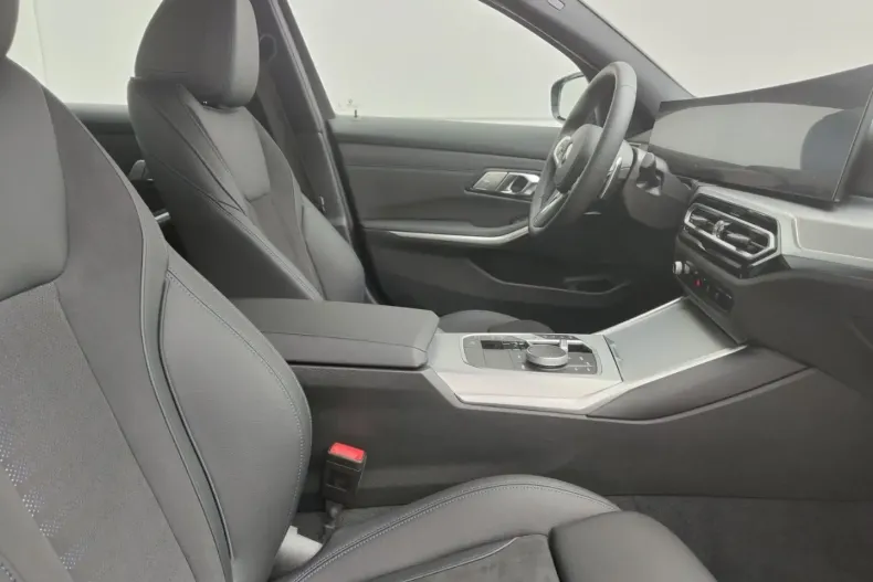 BMW 330 din 2023 cu 11.729 km - oferta BMW107638 - foto 8