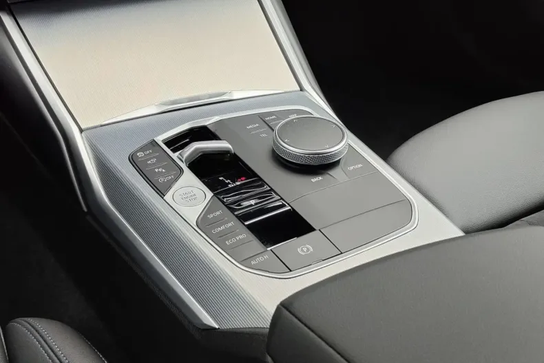 BMW 330 din 2023 cu 11.729 km - oferta BMW107638 - foto 15