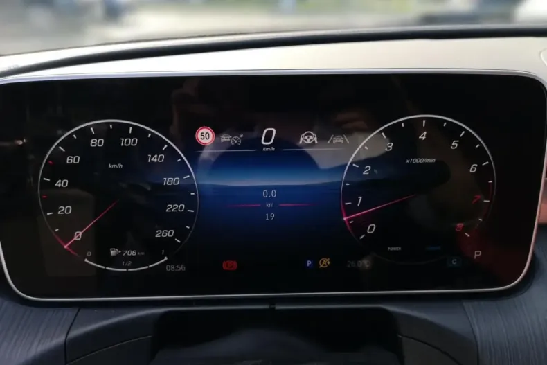 Mercedes-Benz CLE 300 din 2024 cu 6.300 km - oferta MER107639 - foto 14