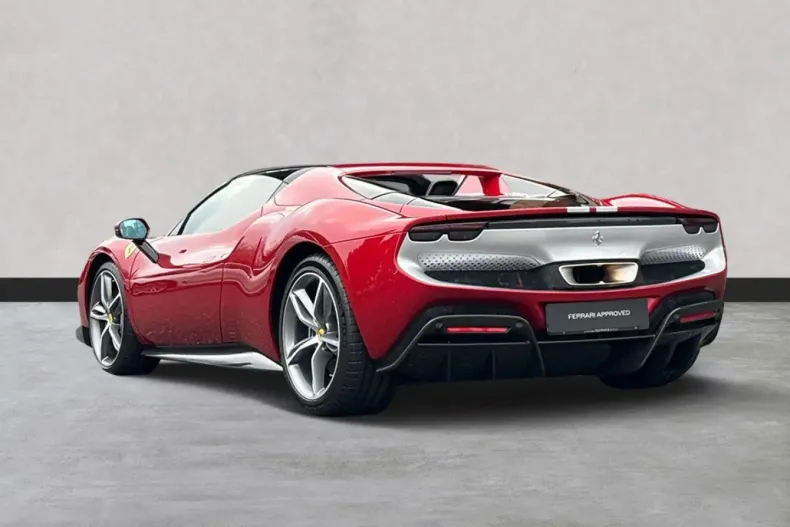 Ferrari 296 GTS din 2023 cu 18.500 km - oferta FER107646 - foto 7