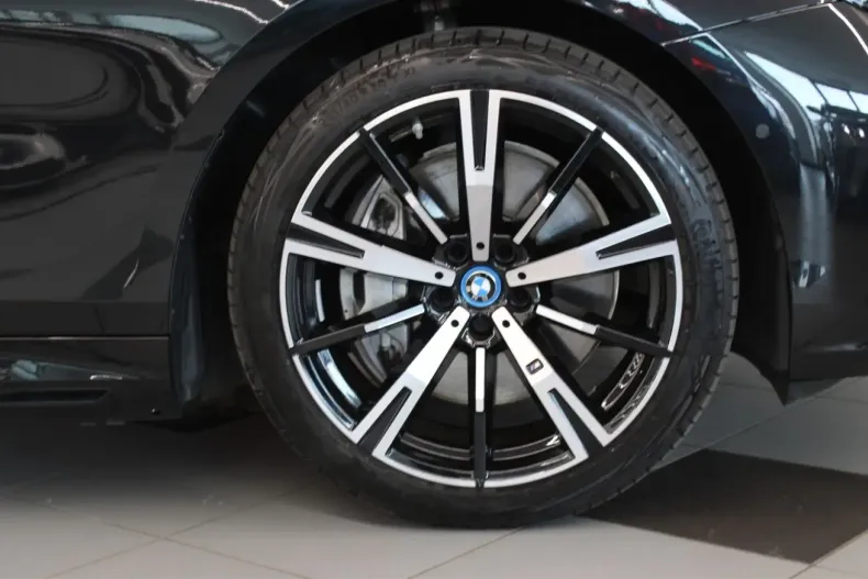 BMW 550 din 2024 cu 35.700 km - oferta BMW107669 - foto 5