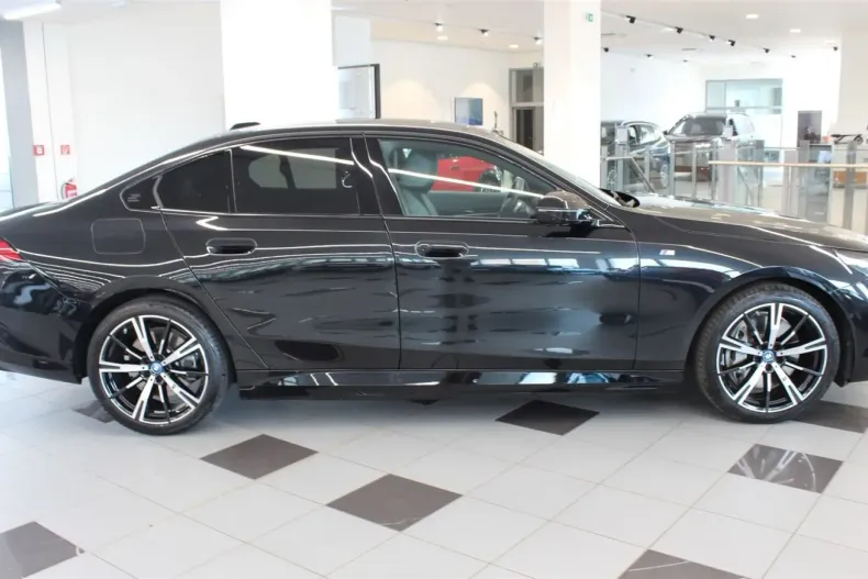 BMW 550 din 2024 cu 35.700 km - oferta BMW107669 - foto 14