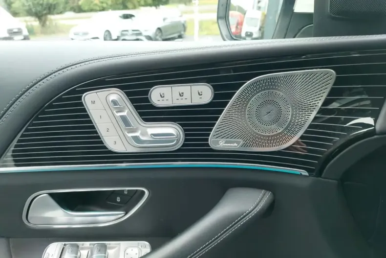 Mercedes-Benz GLS 600 din 2024 cu 24.900 km - oferta MER107675 - foto 12