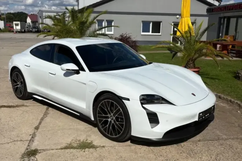 Porsche Taycan din 2024 cu 16.800 km - oferta POR107682 - foto 1