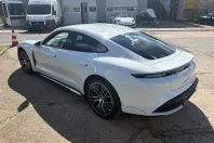 Porsche Taycan din 2024 cu 16.800 km - oferta POR107682 - foto 3