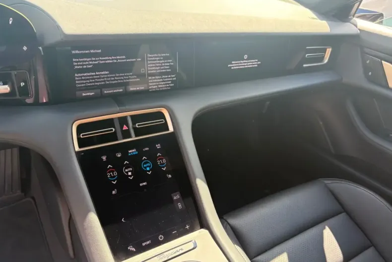 Porsche Taycan din 2024 cu 16.800 km - oferta POR107682 - foto 10