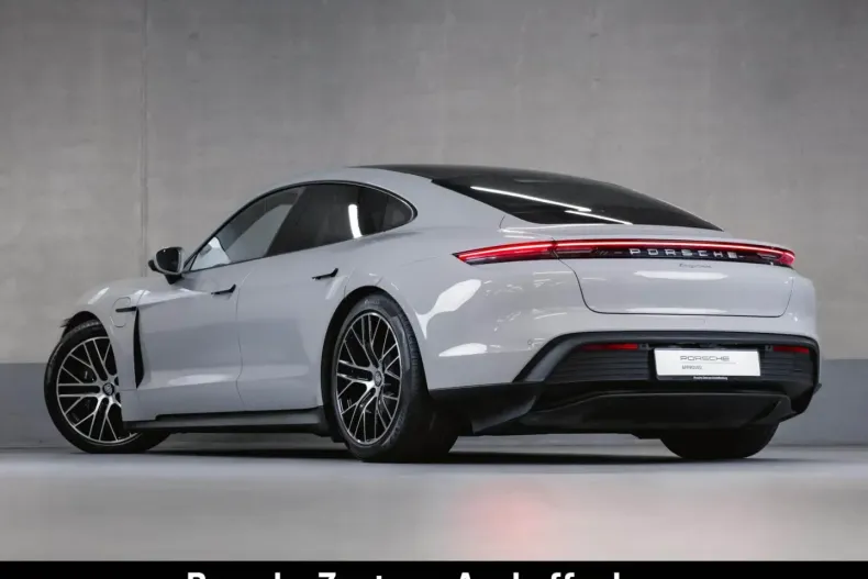 Porsche Taycan din 2024 cu 12.300 km - oferta POR107722 - foto 3