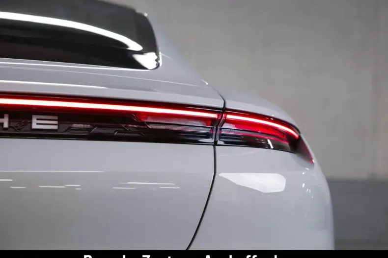 Porsche Taycan din 2024 cu 12.300 km - oferta POR107722 - foto 7