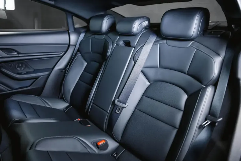 Porsche Taycan din 2024 cu 12.300 km - oferta POR107722 - foto 21