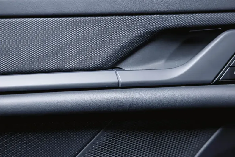 Porsche Taycan din 2024 cu 12.300 km - oferta POR107722 - foto 24