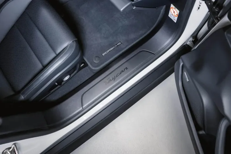 Porsche Taycan din 2024 cu 12.300 km - oferta POR107722 - foto 27